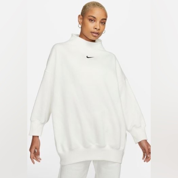 Nike Tops - Nike mock neck oversized sweatshirt